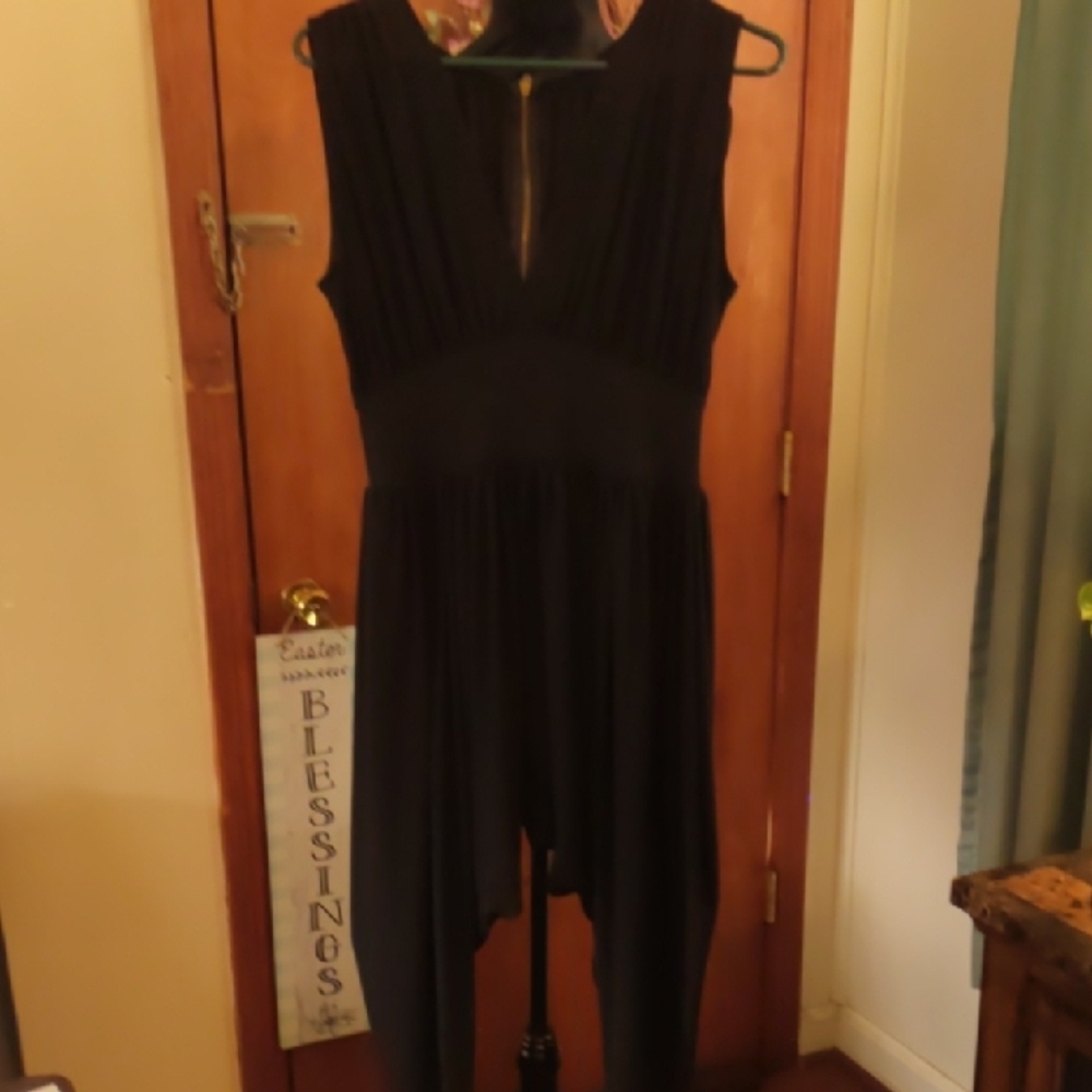 Elegant Black Sleeveless Dress